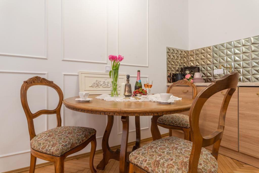Regina Apartments On Kiraly Street Budapest Extérieur photo