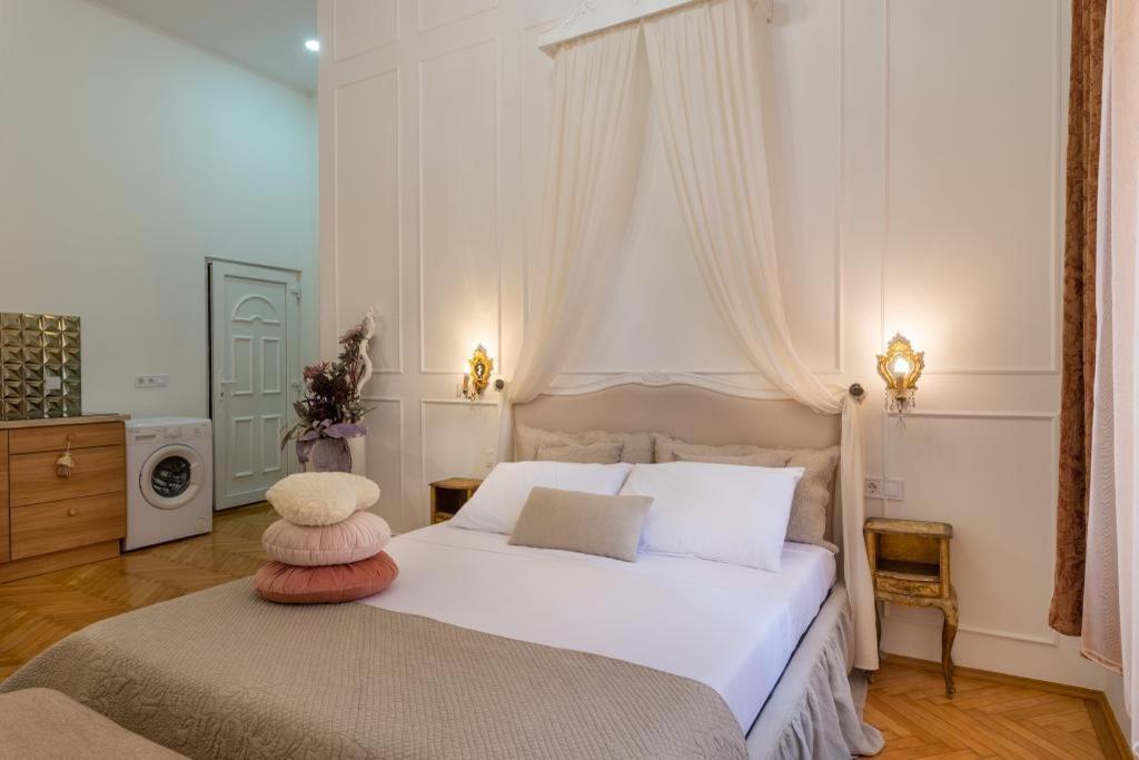 Regina Apartments On Kiraly Street Budapest Extérieur photo